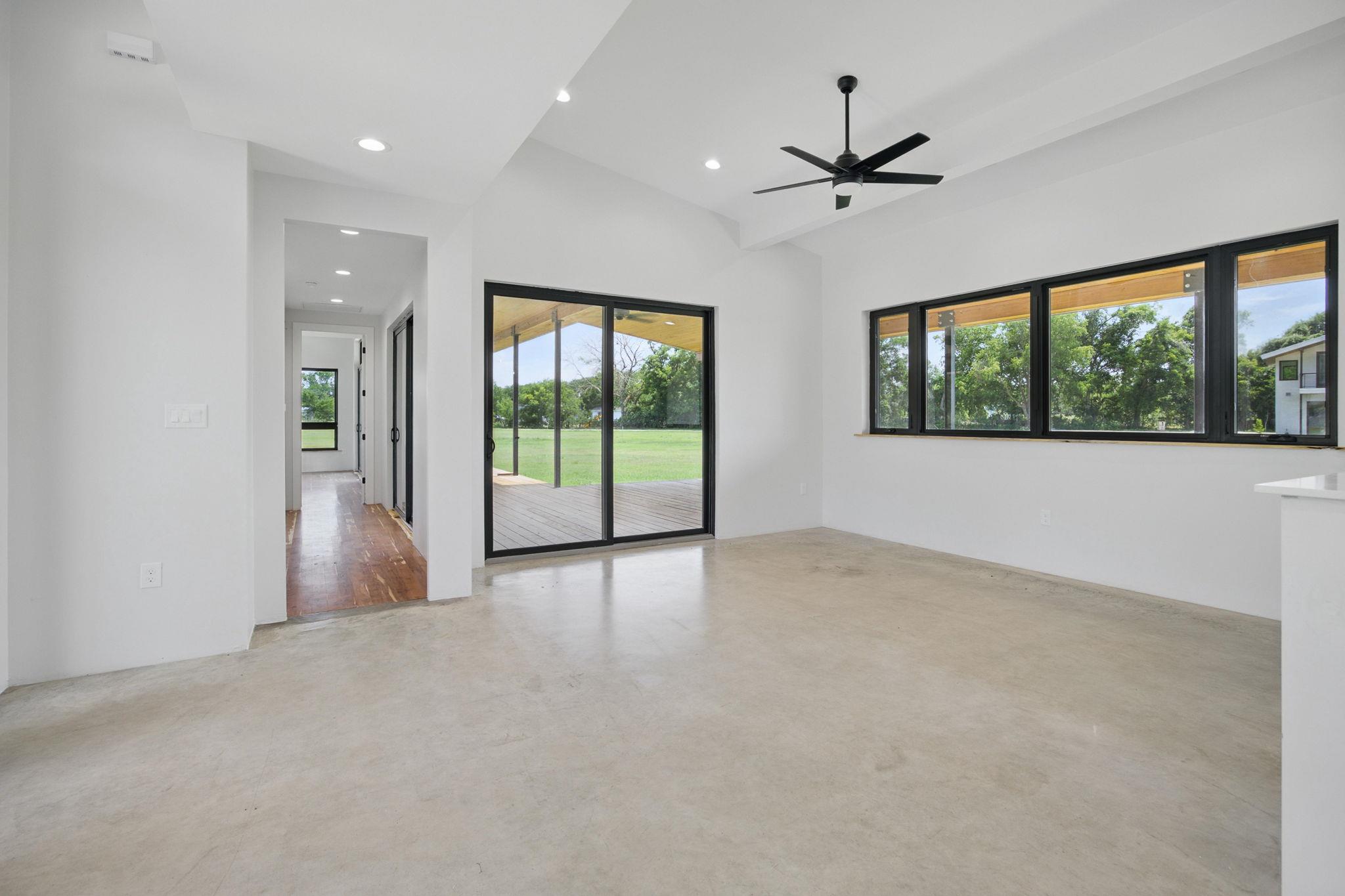 1800 Man O War Dr Property Photo 9