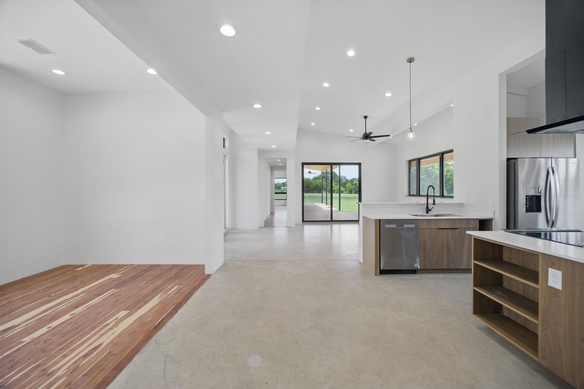 1800 Man O War Dr Property Photo 14
