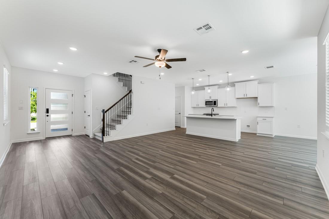 15603 Treme Ct Property Photo 6