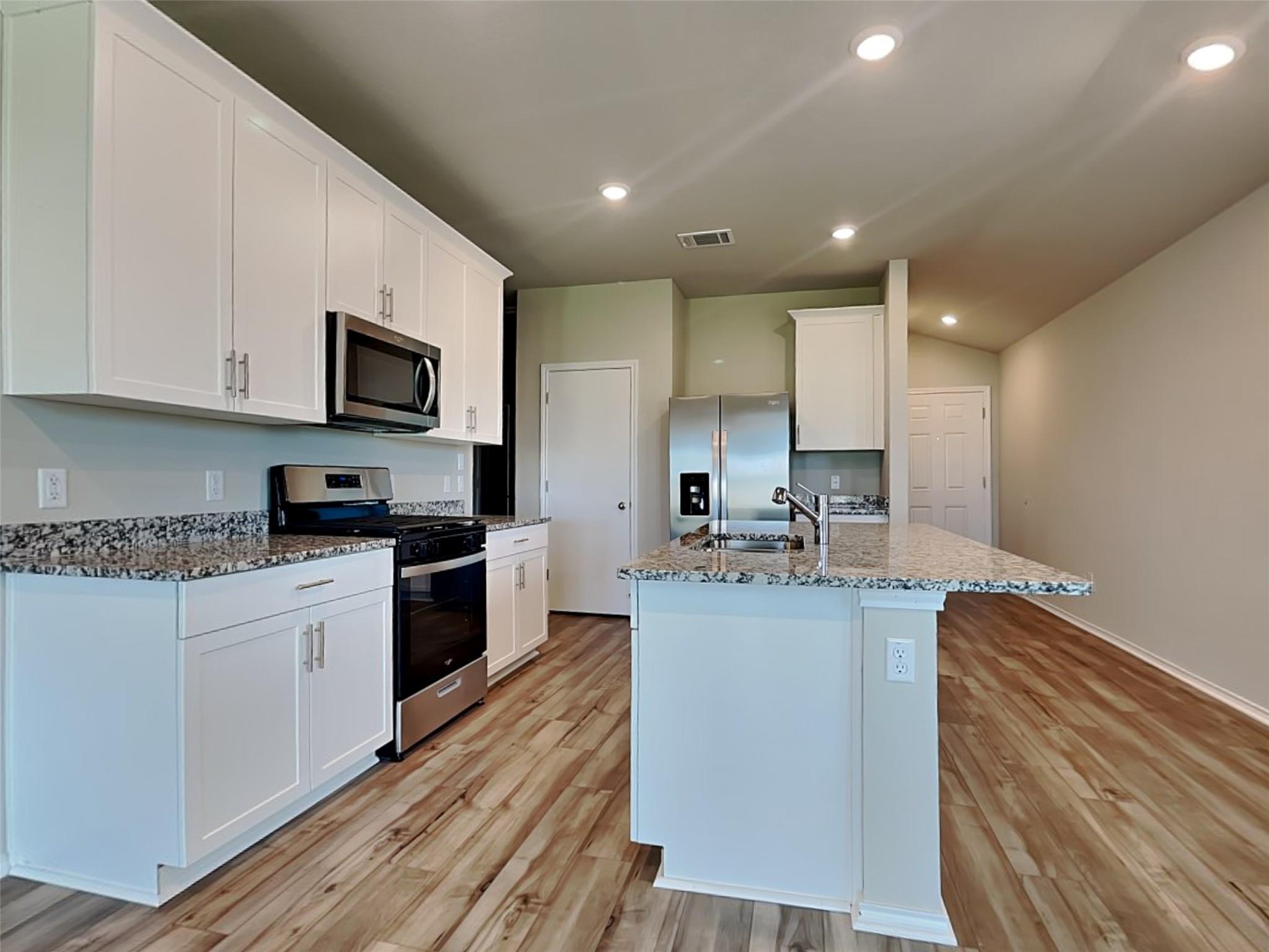 5208 Saddle Club Dr Property Photo 4