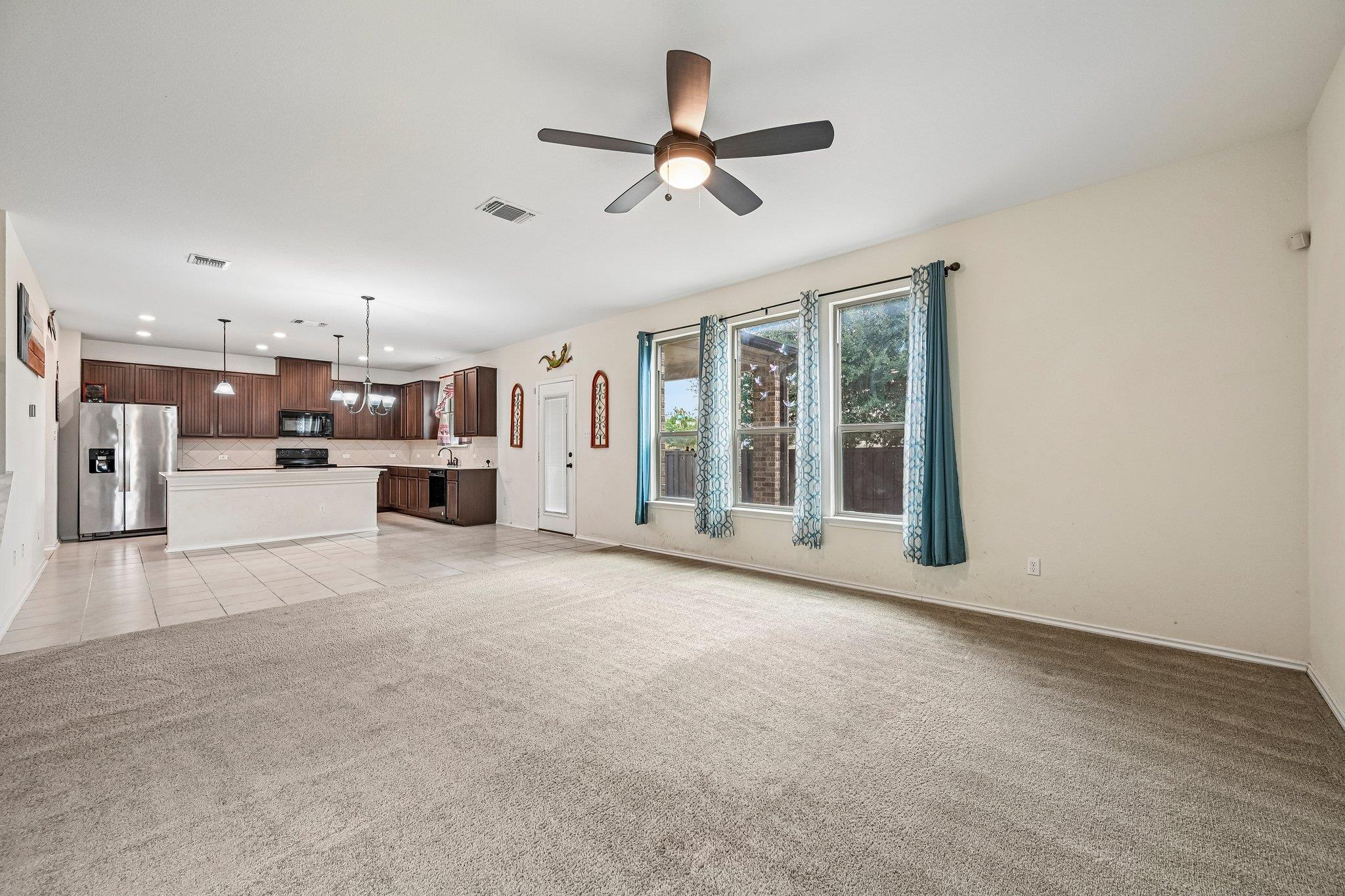 4002 Kings Canyon Dr Property Photo 12