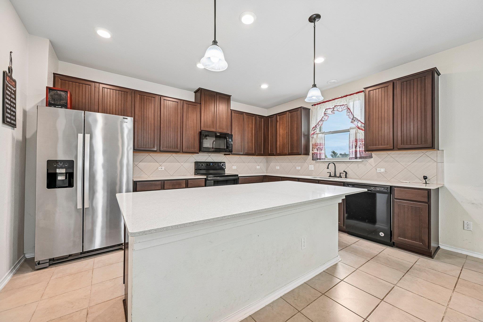 4002 Kings Canyon Dr Property Photo 13