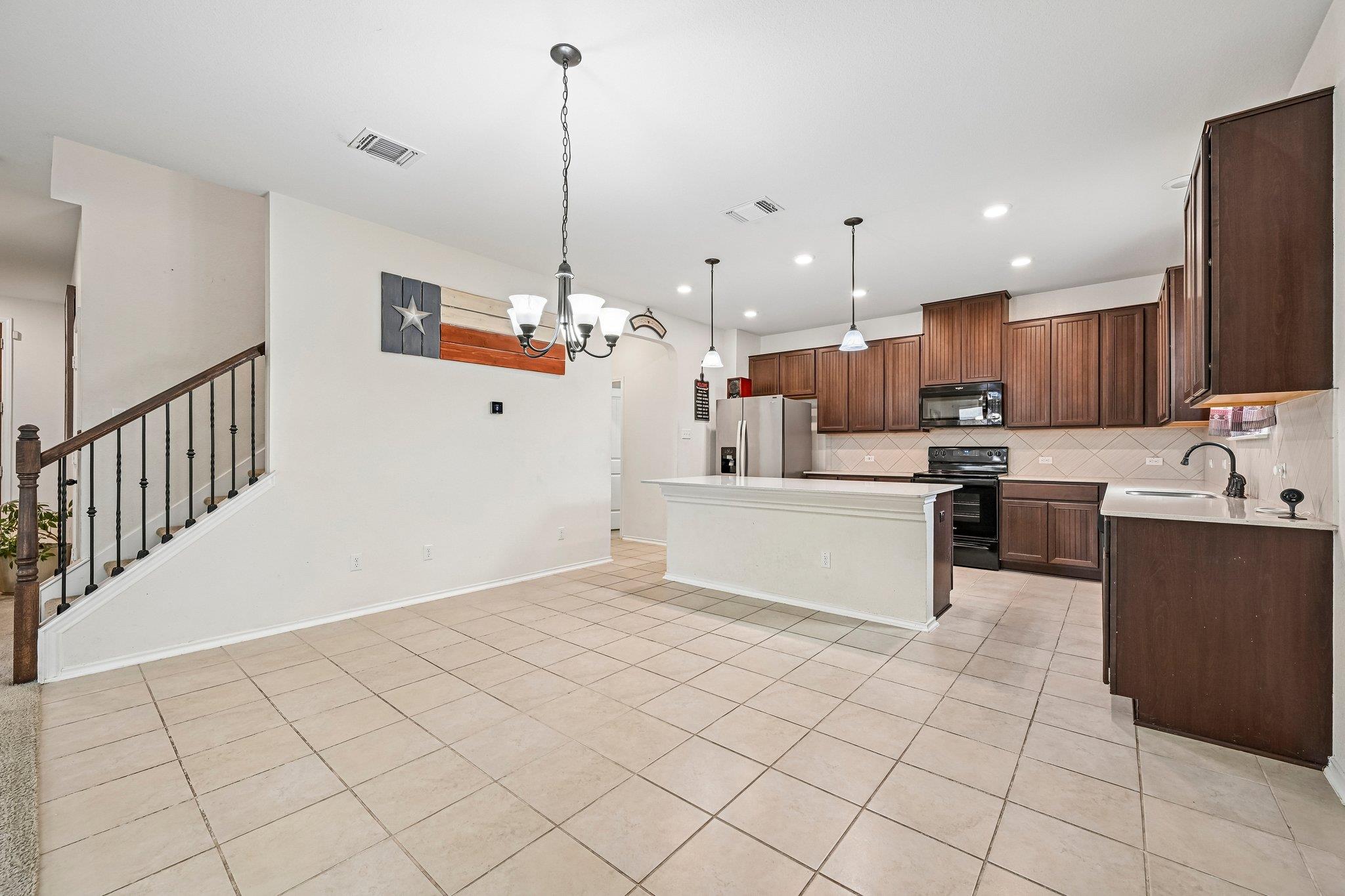 4002 Kings Canyon Dr Property Photo 17
