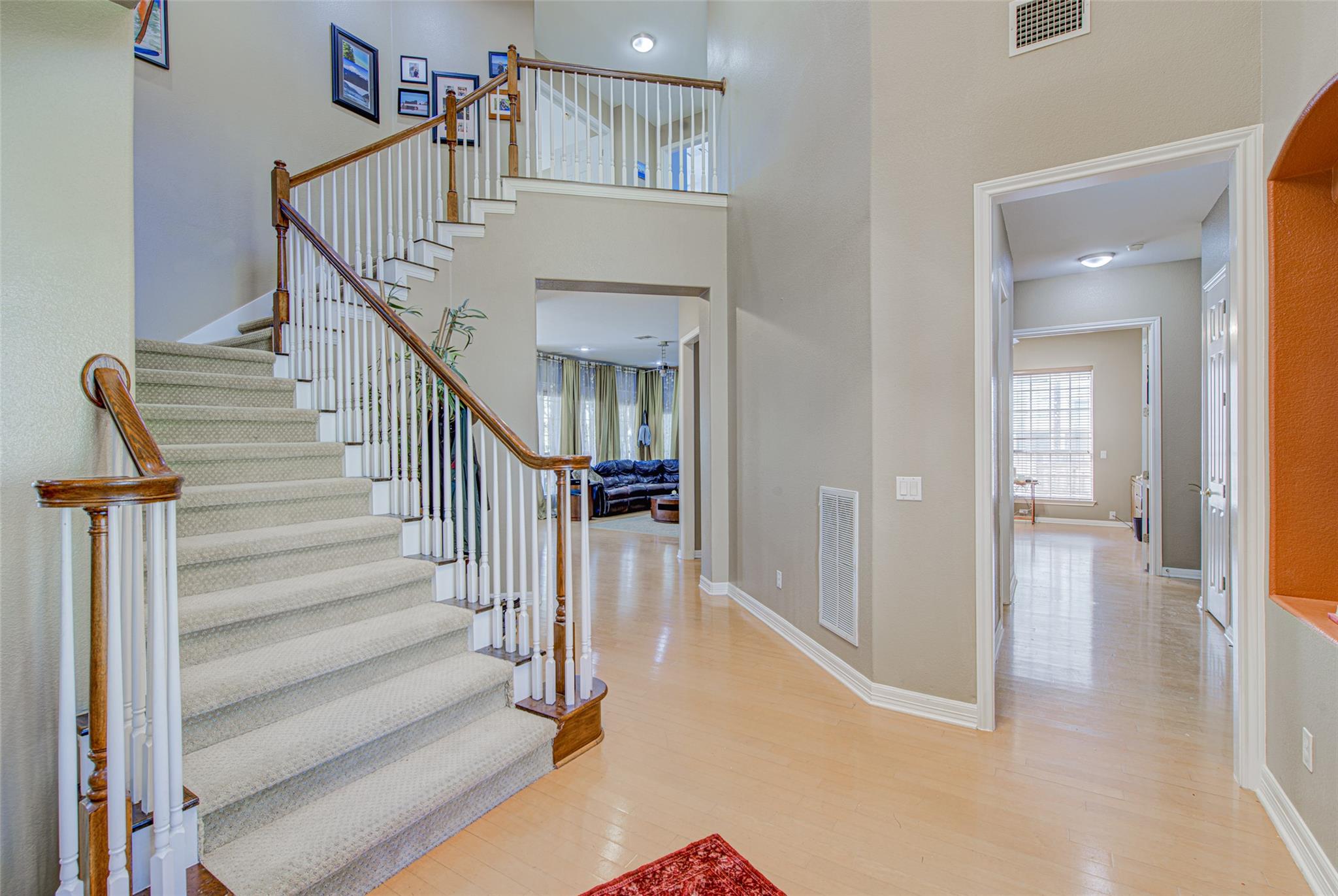 10740 Bramblecrest Dr Property Photo 3