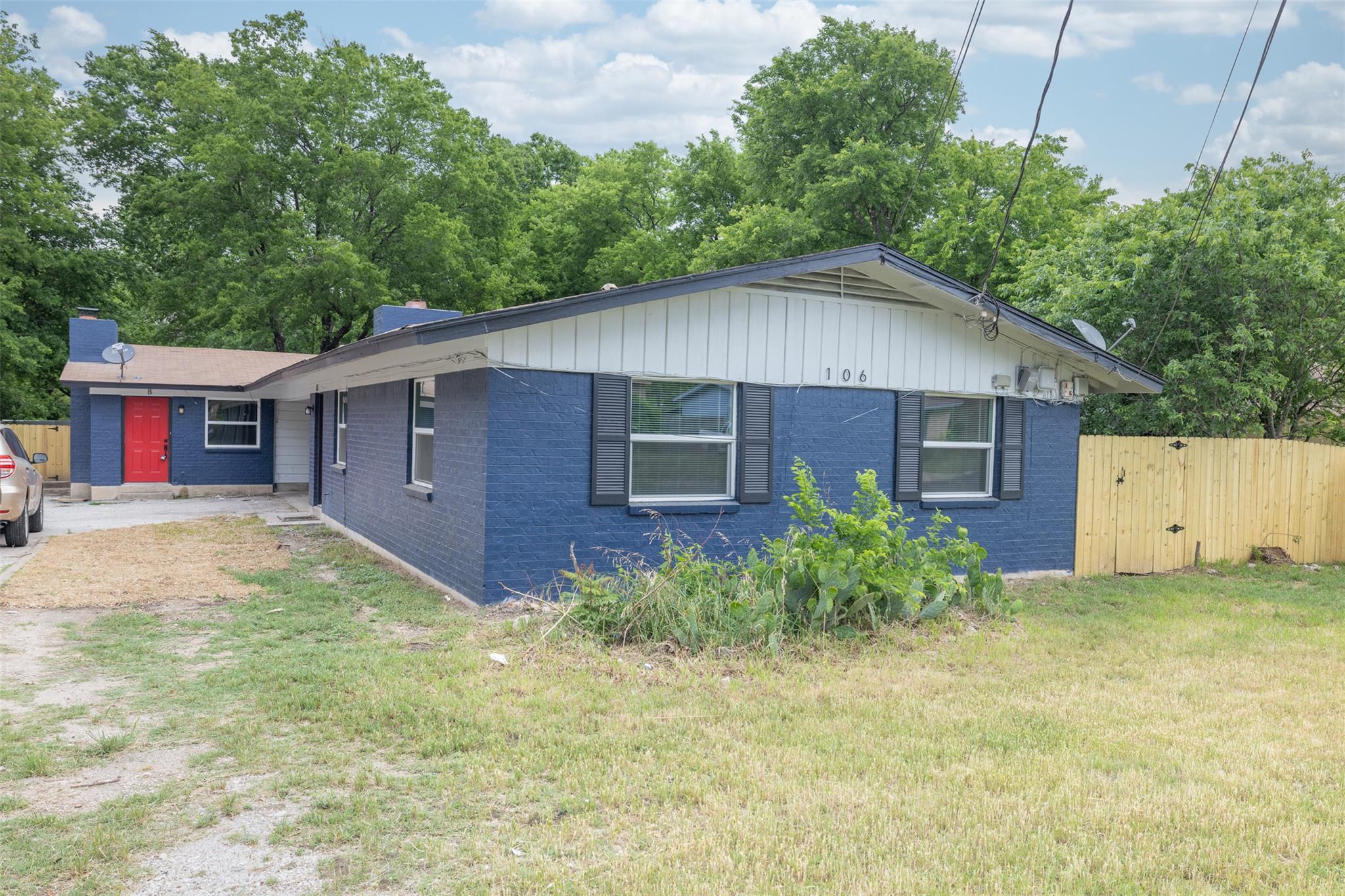 106 Oertli Ln #a & B Property Photo 2