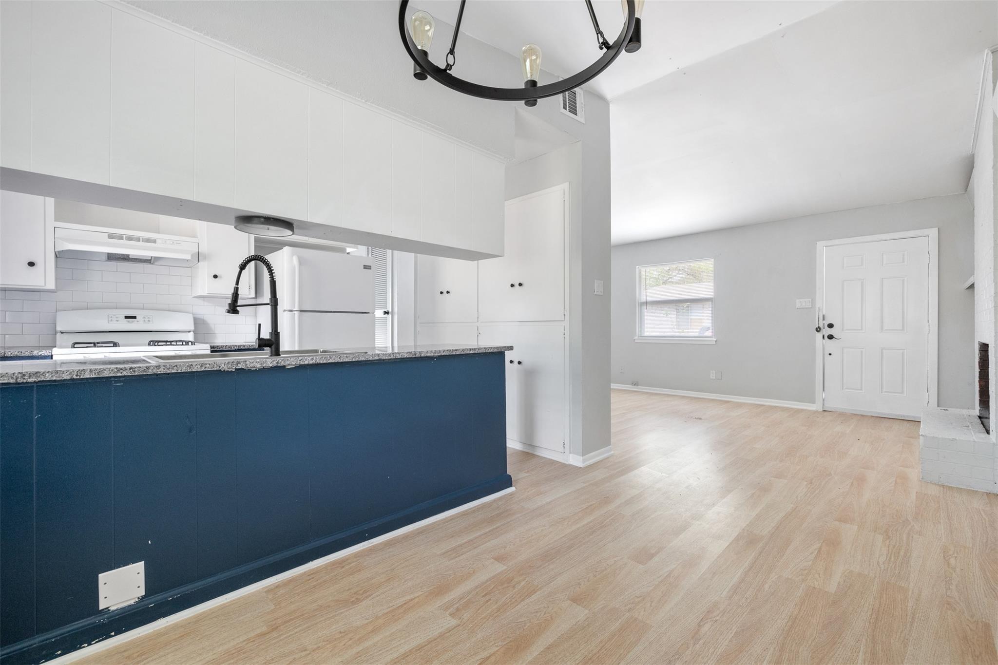 106 Oertli Ln #a & B Property Photo 17