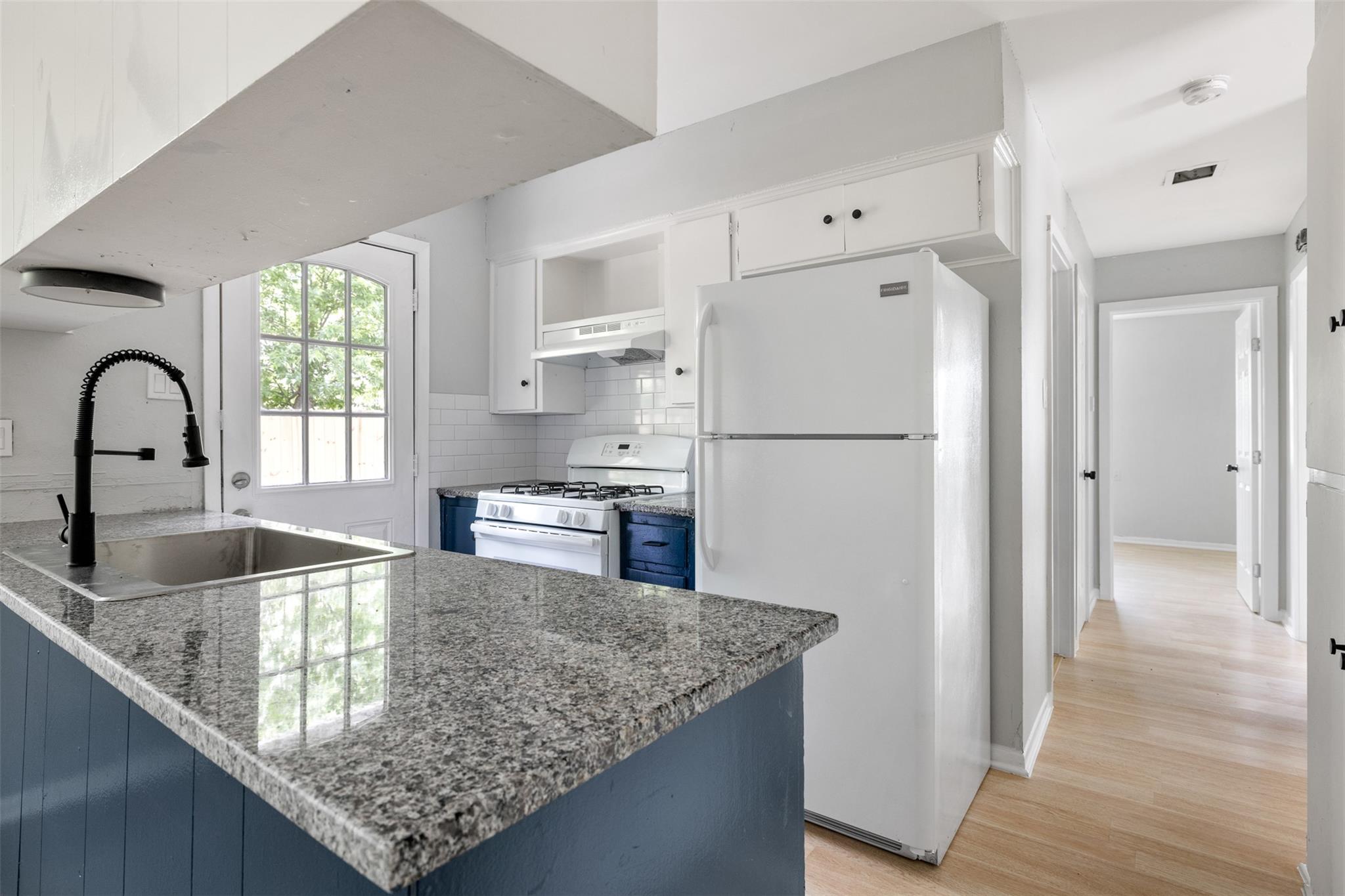 106 Oertli Ln #a & B Property Photo 18