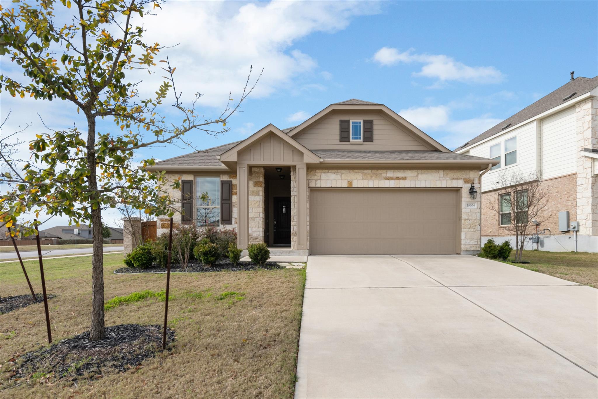 18304 Blush Rose Rd Property Photo 2