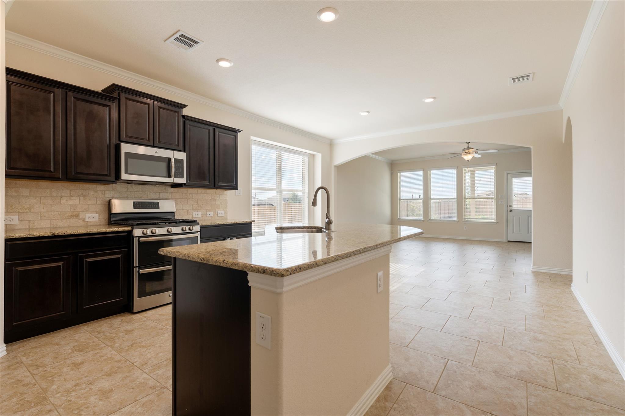 18304 Blush Rose Rd Property Photo 4