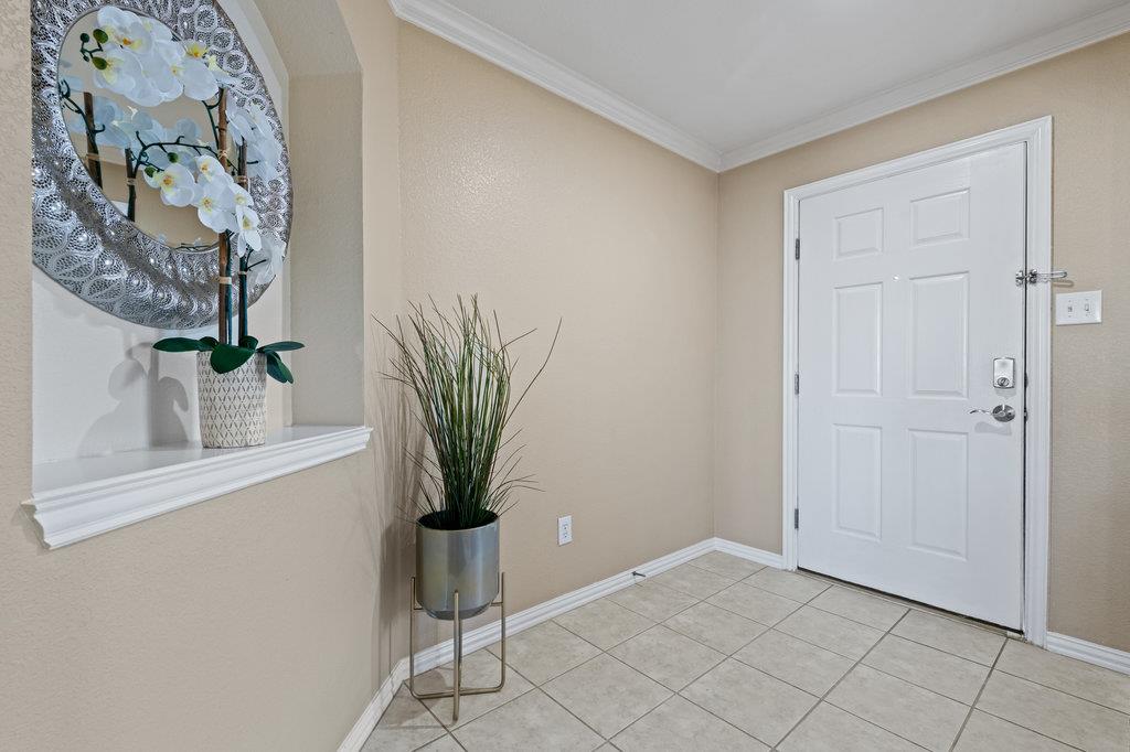 3125 Winding Shore Ln Property Photo 5