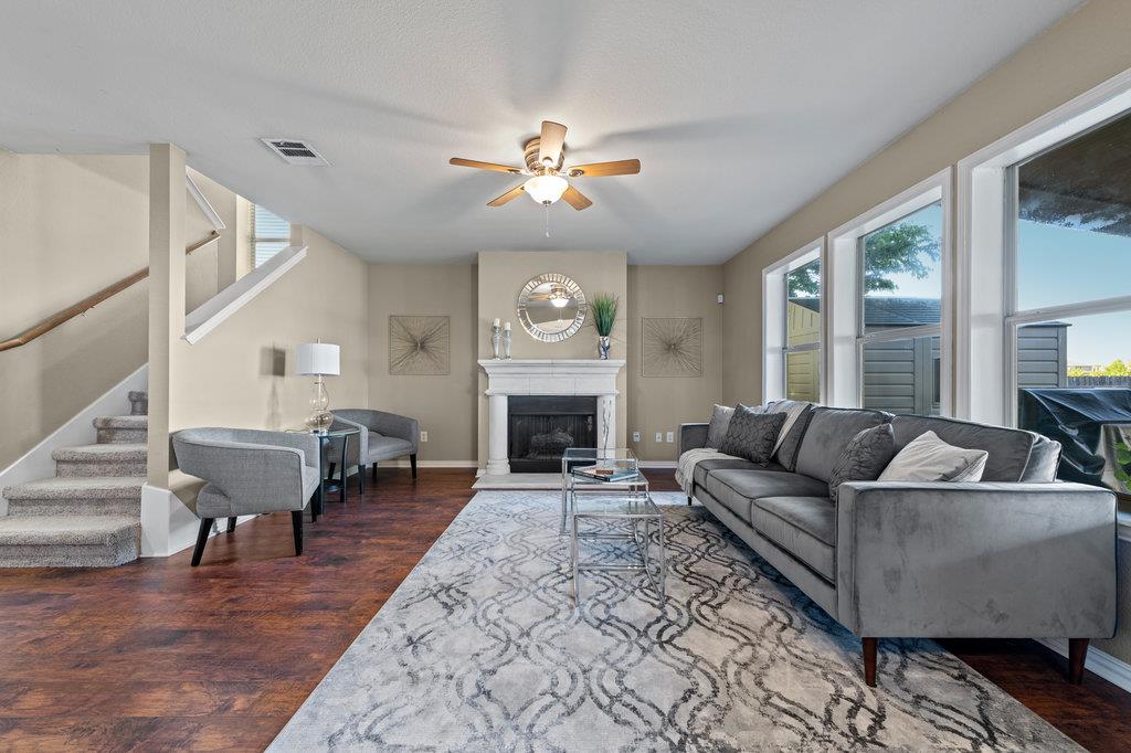 3125 Winding Shore Ln Property Photo 8