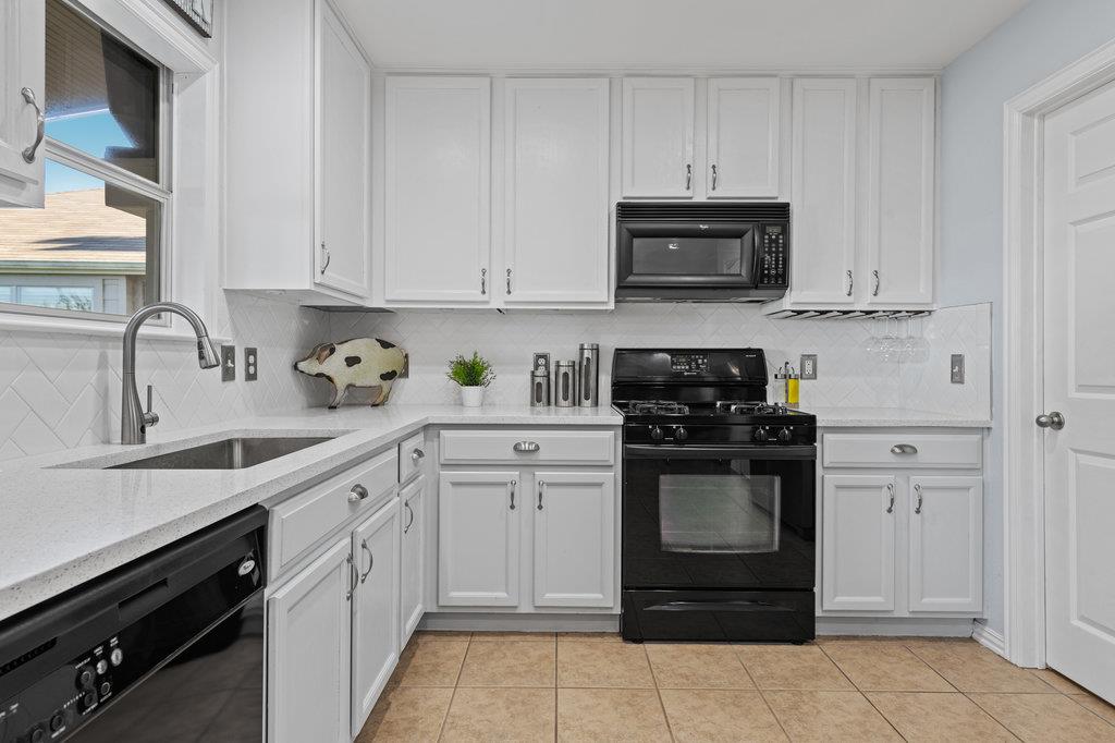 3125 Winding Shore Ln Property Photo 12