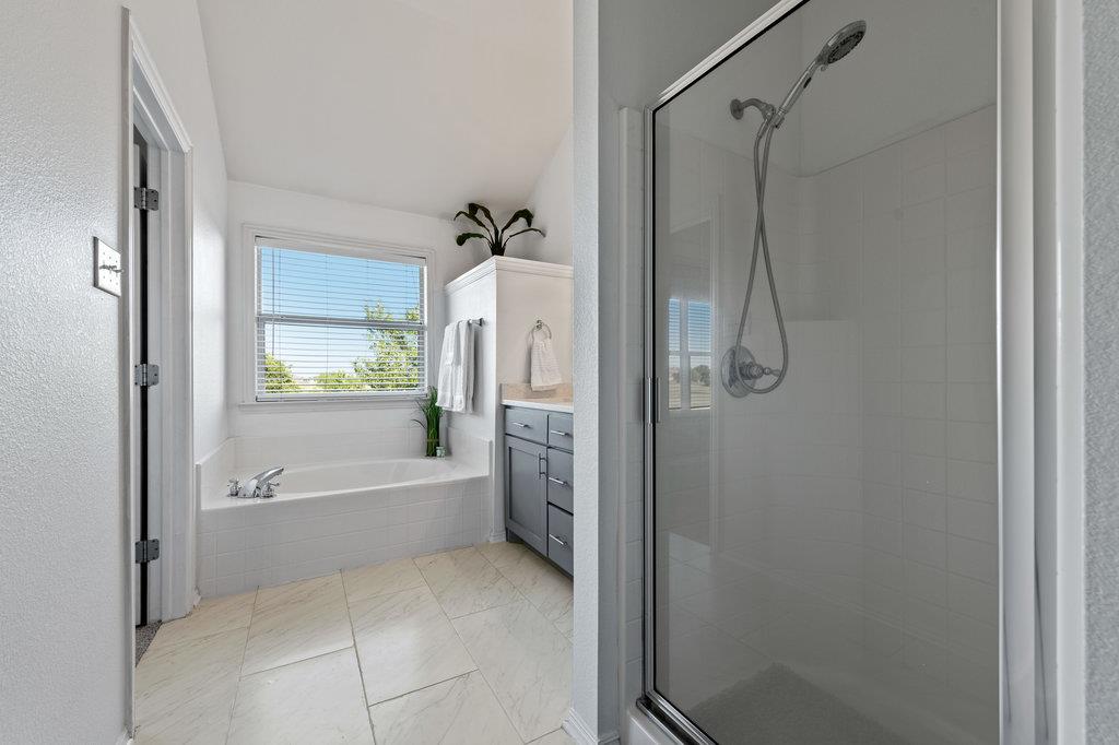 3125 Winding Shore Ln Property Photo 17