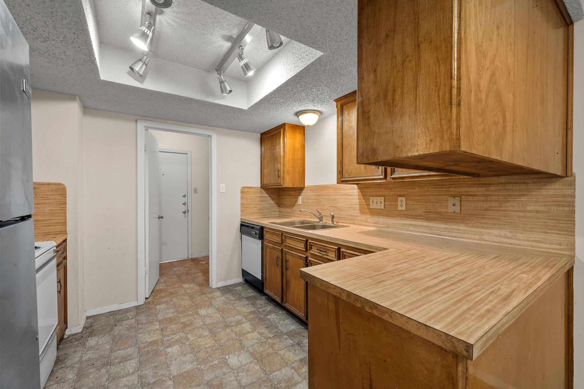 101 Norwood Dr #b Property Photo 6