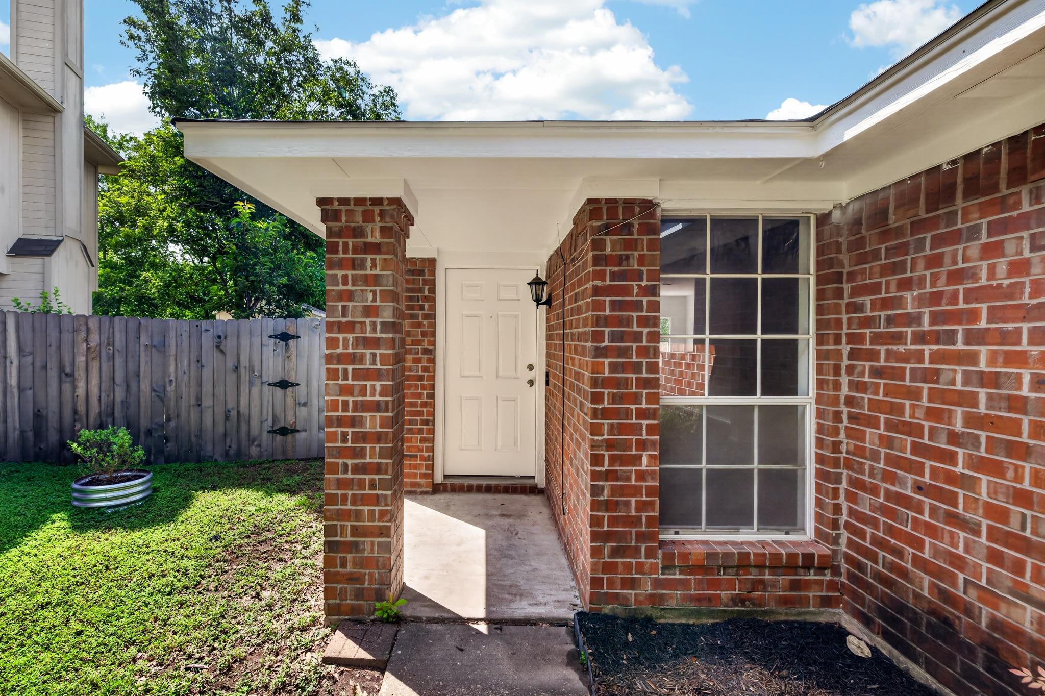 17213 BUSHMILLS Rd Property Photo 1