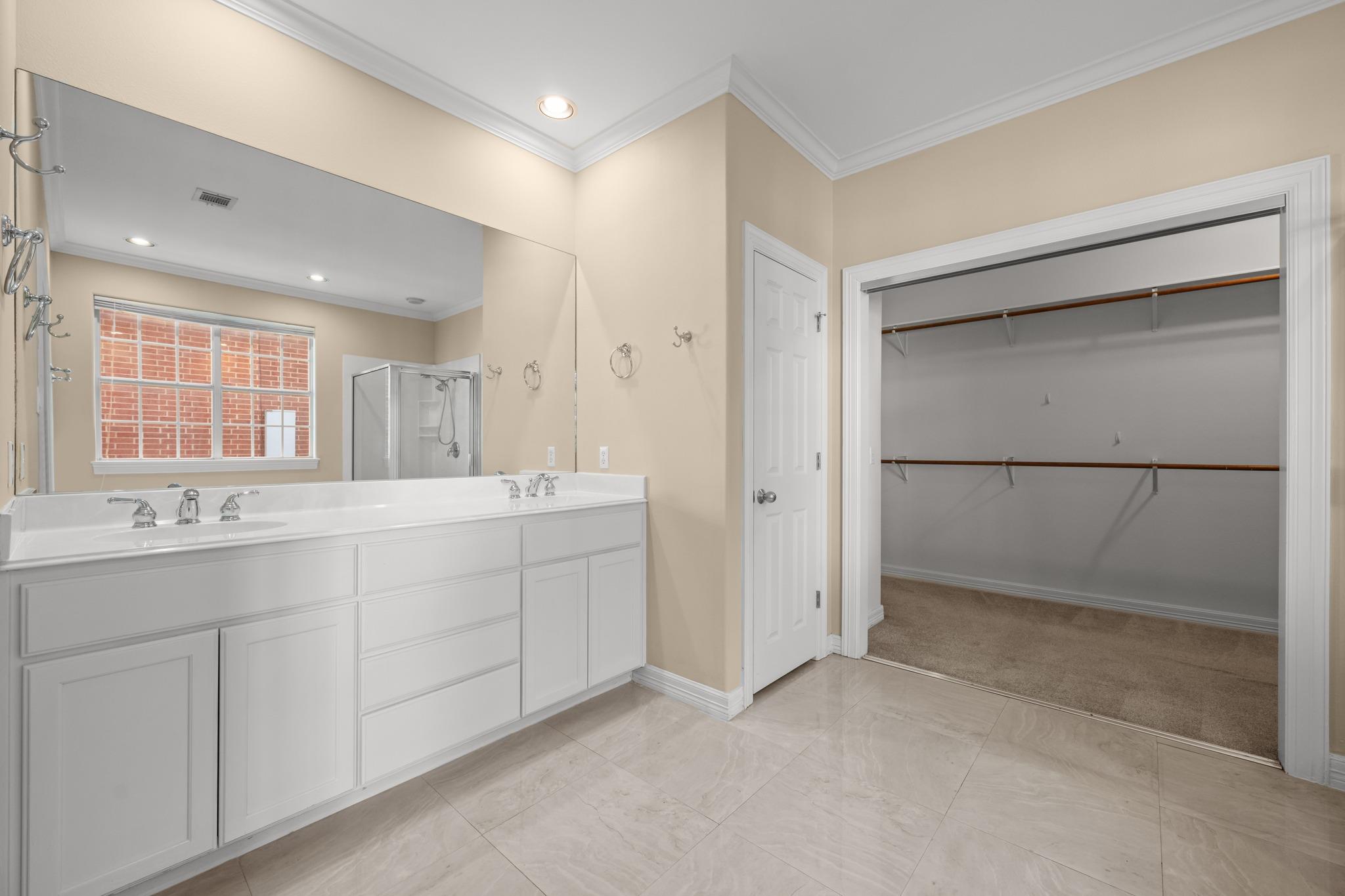 4010 Long Champ Dr #19 Property Photo 18