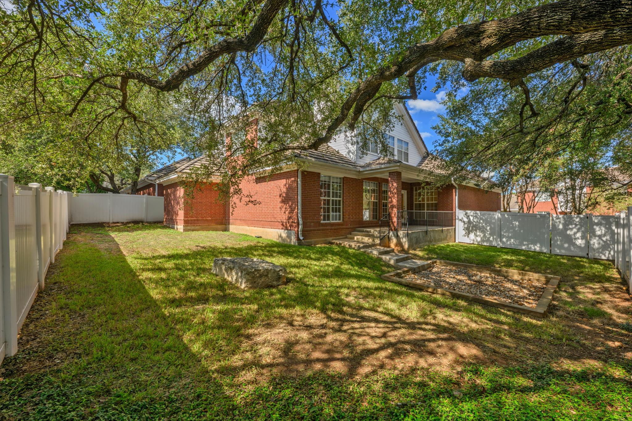 4010 Long Champ Dr #19 Property Photo 33