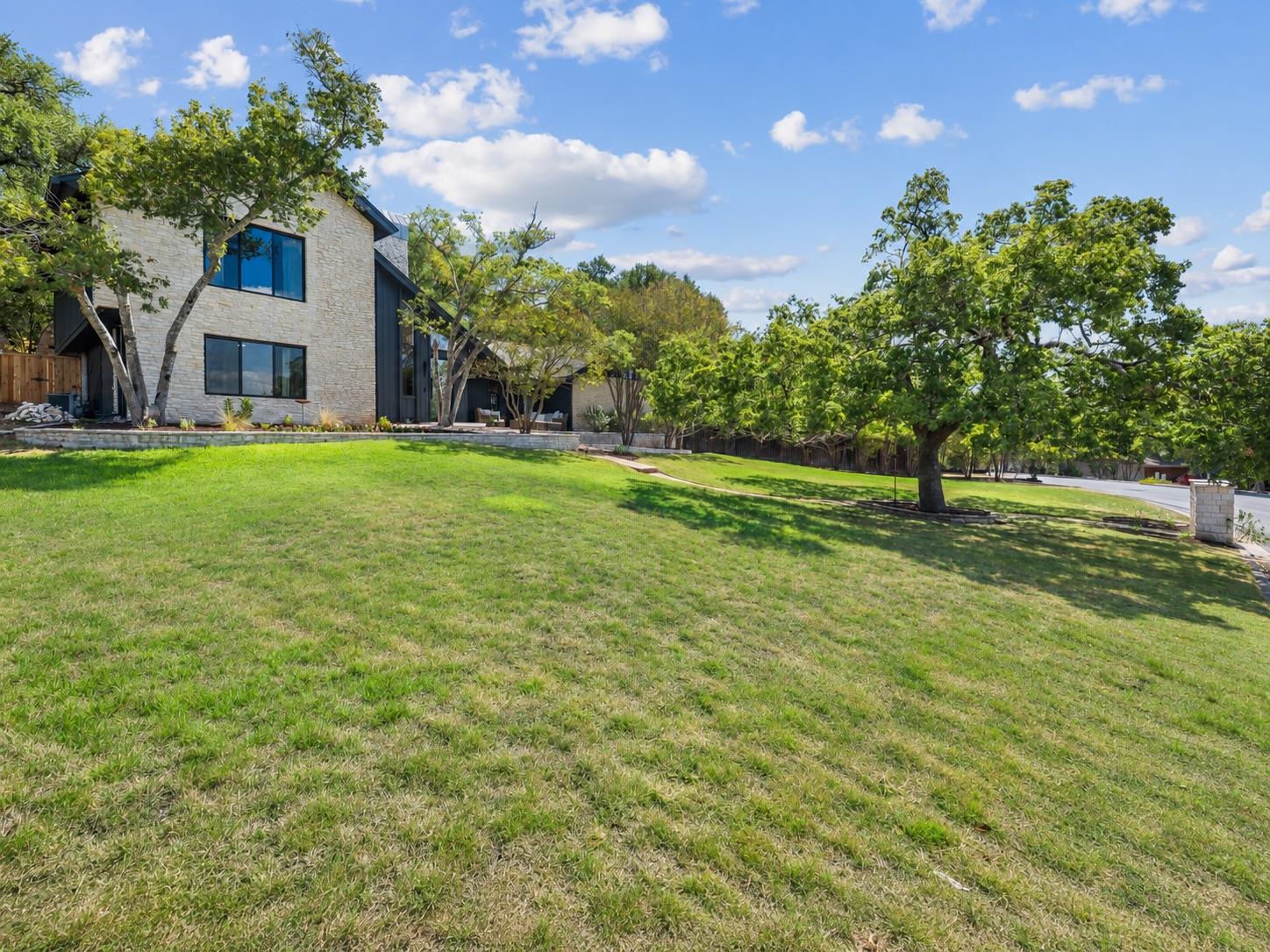 2308 Cypress Pt E Property Photo 3