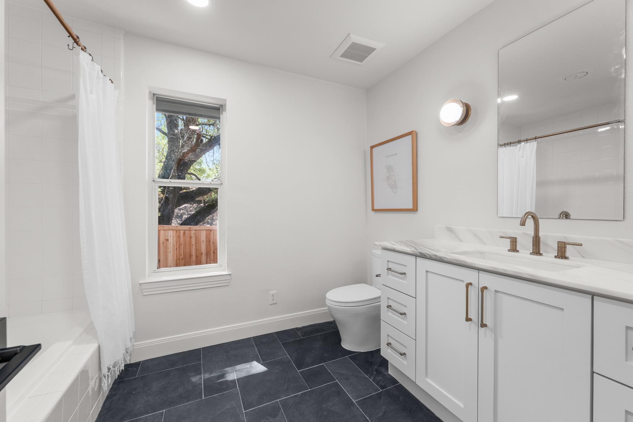 2308 Cypress Pt E Property Photo 31