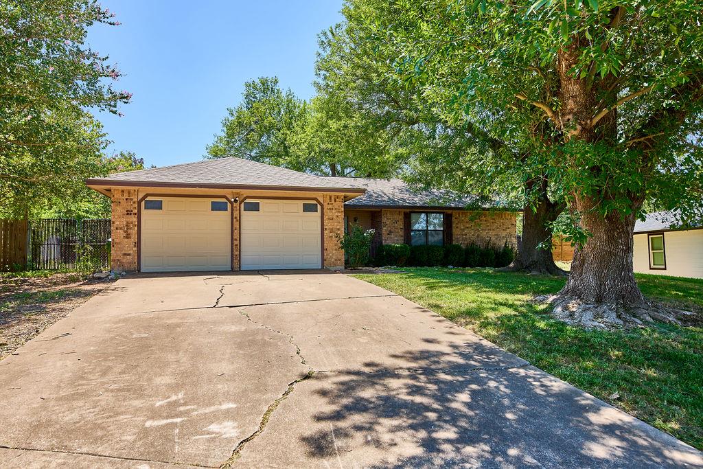 1105 Stratford Cv Property Photo 4