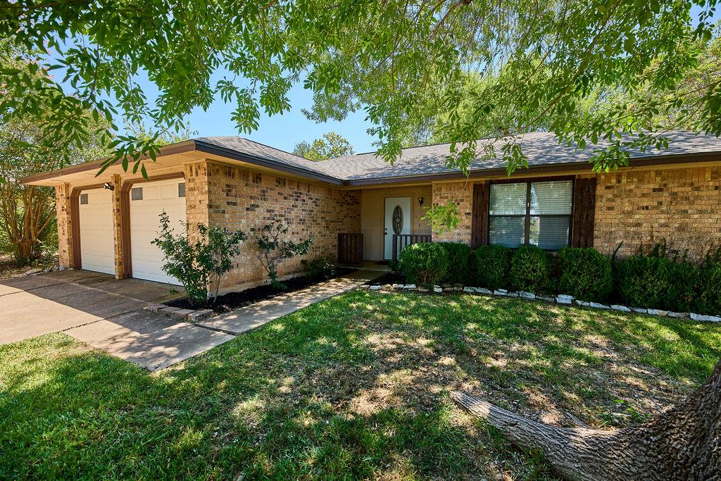 1105 Stratford Cv Property Photo 6