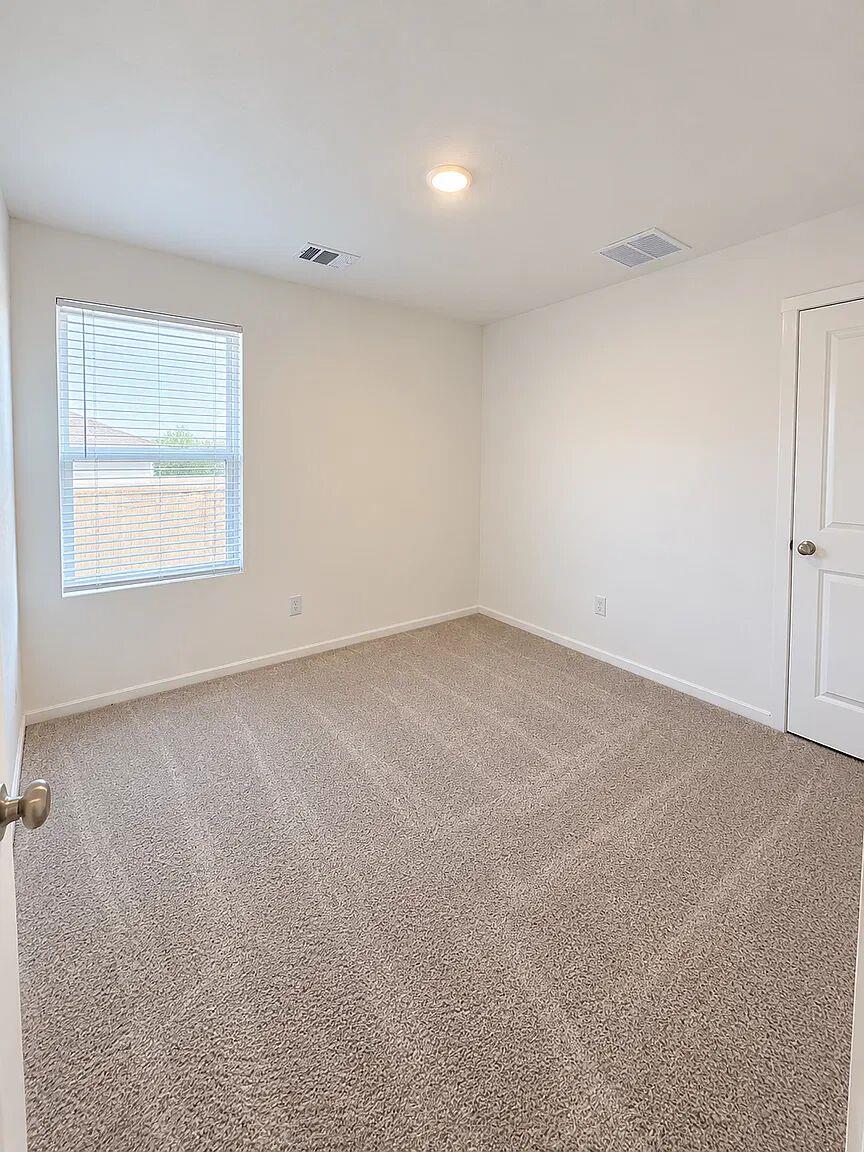 5920773 Property Photo 7