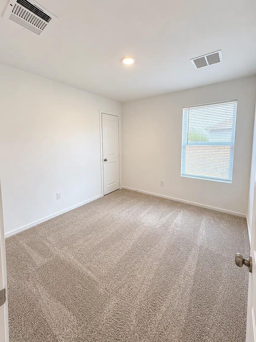 5920773 Property Photo 8