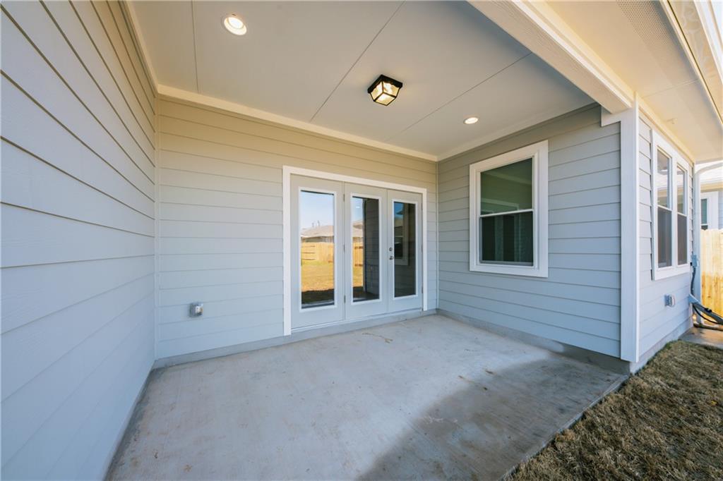 204 Cold Spring Loop Property Photo 4