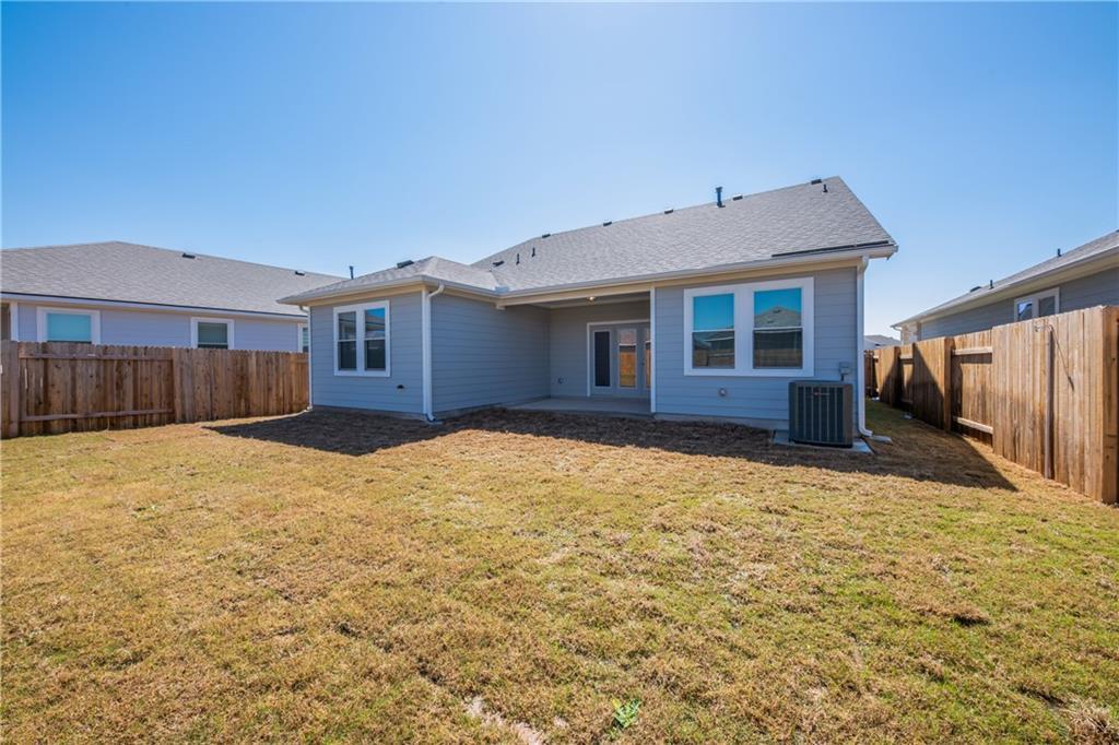 204 Cold Spring Loop Property Photo 7