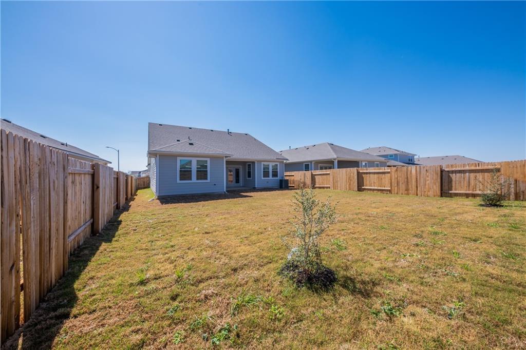 204 Cold Spring Loop Property Photo 9