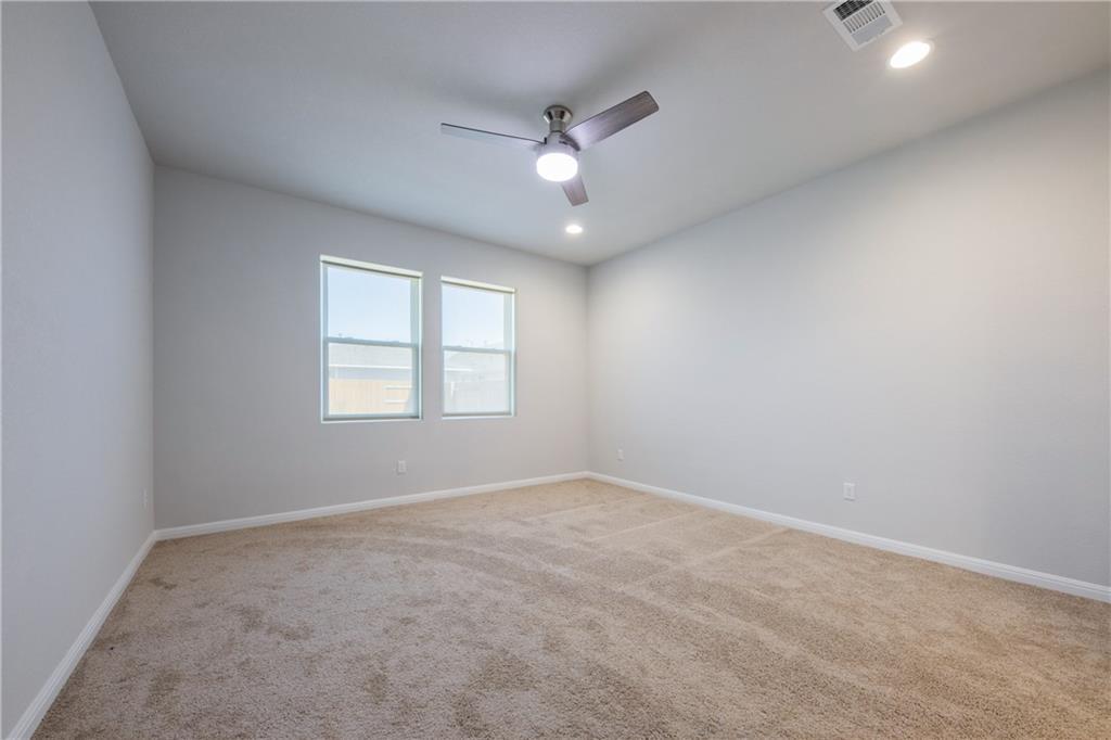 204 Cold Spring Loop Property Photo 12