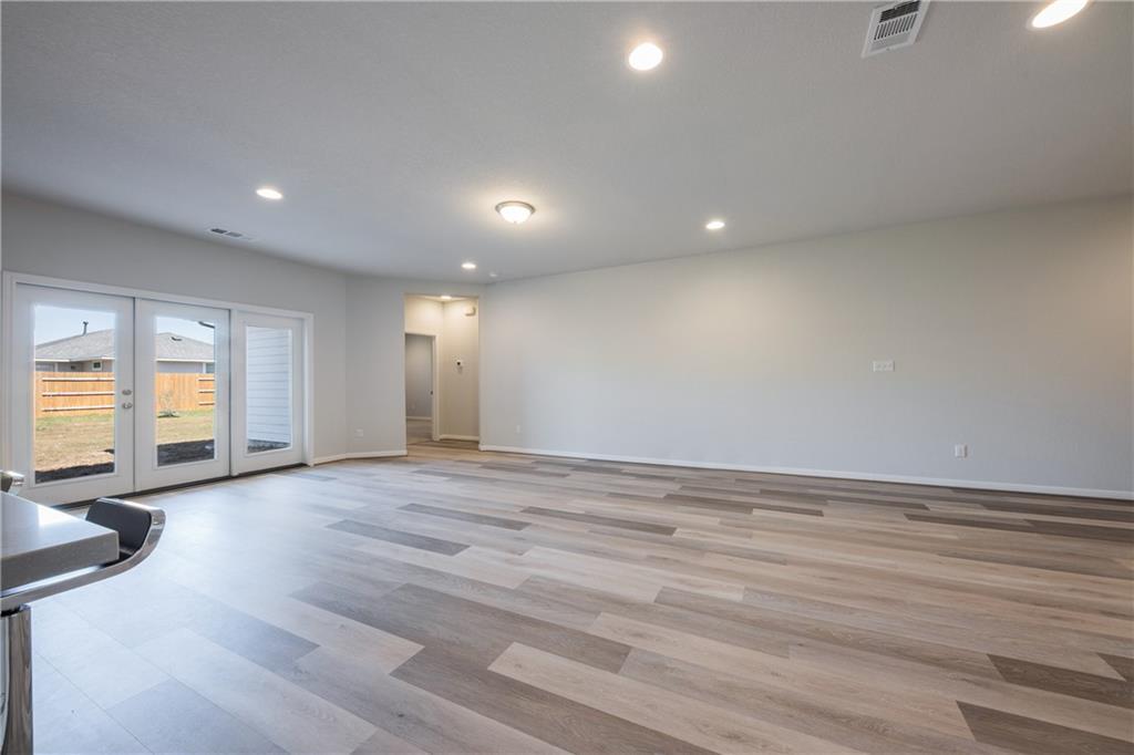 204 Cold Spring Loop Property Photo 28