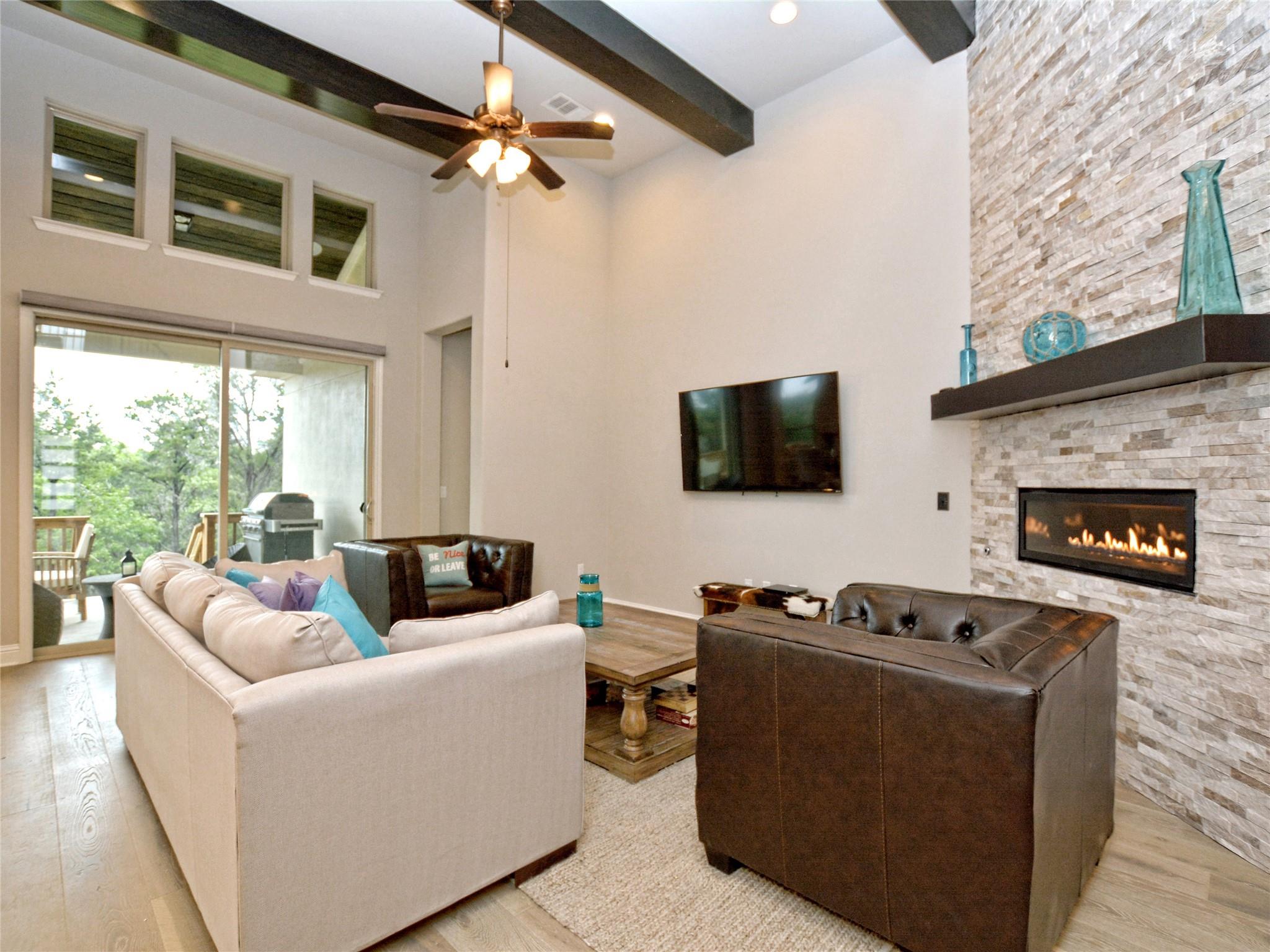 11000 Cut Plains Loop Property Photo 3