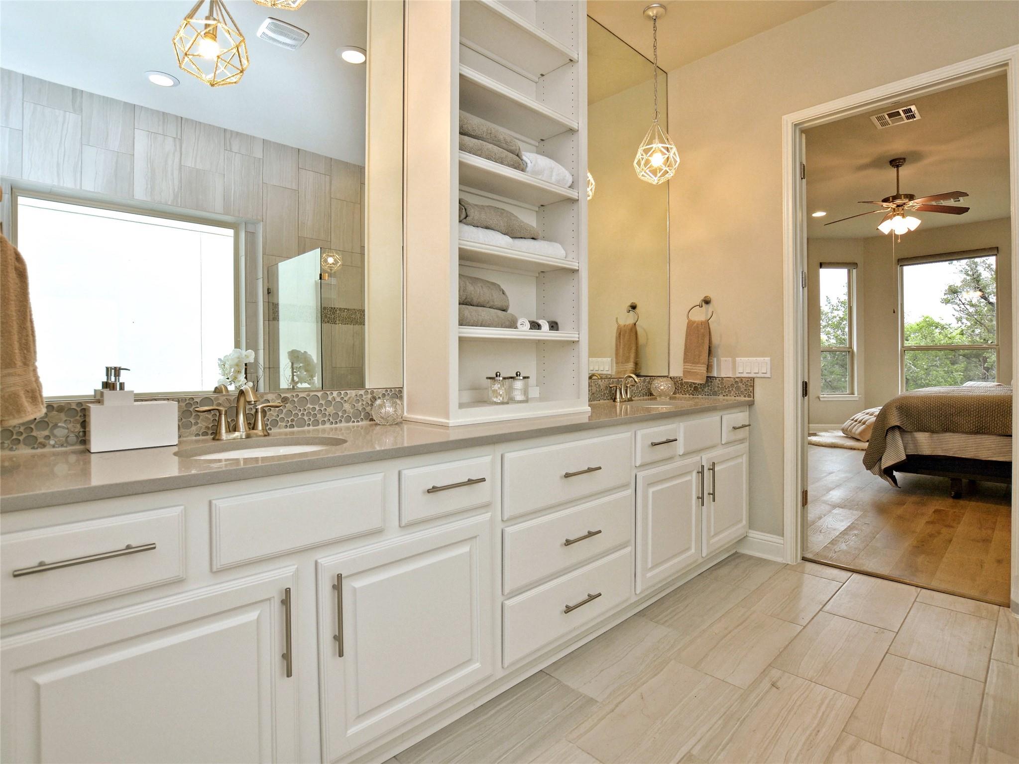 11000 Cut Plains Loop Property Photo 12
