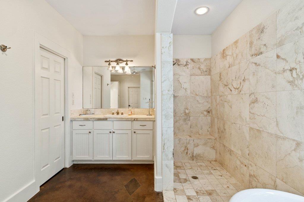 4401 Whirlwind Cv Property Photo 24