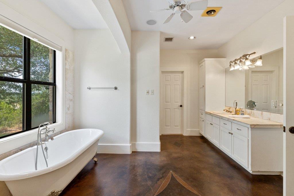 4401 Whirlwind Cv Property Photo 25
