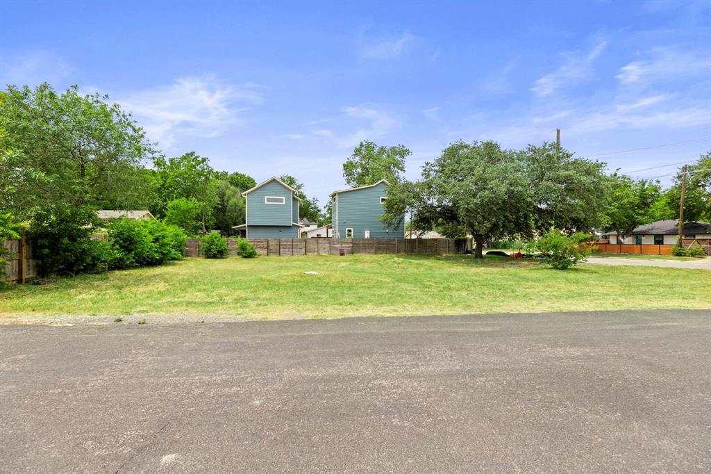 6817 Montana St Property Photo 8