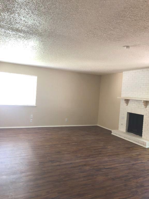 9009 Quail Valley Dr #b Property Photo 3