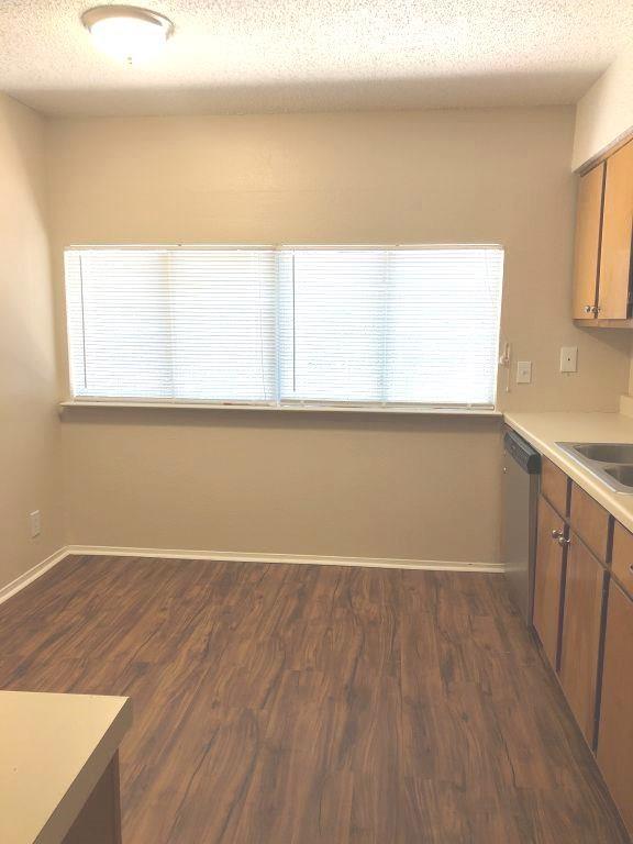 9009 Quail Valley Dr #b Property Photo 7