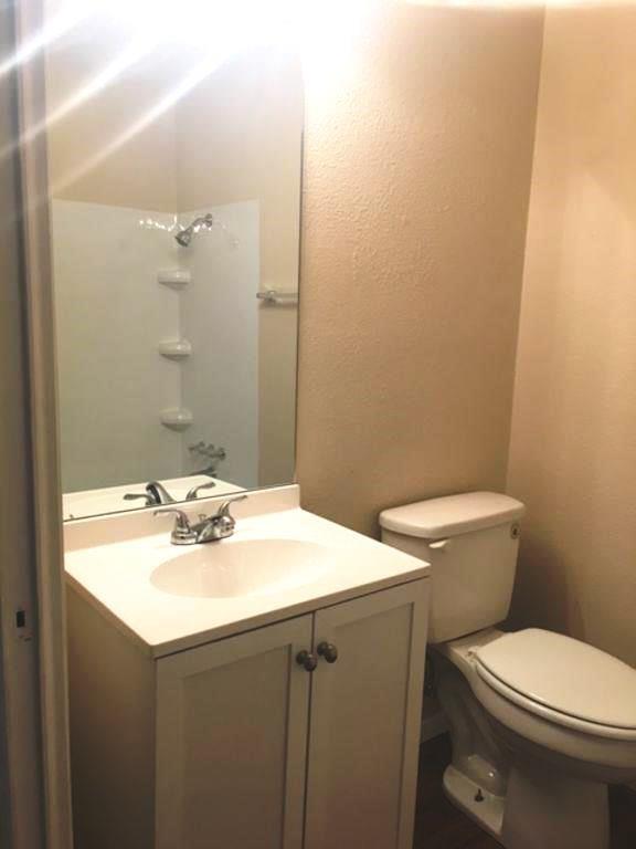 9009 Quail Valley Dr #b Property Photo 11