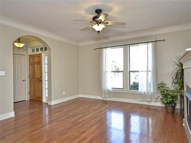 3701 Robinson Ave Property Photo 3