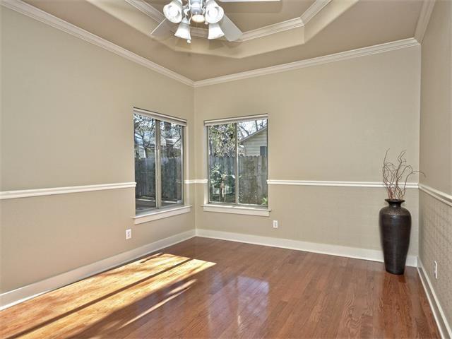 3701 Robinson Ave Property Photo 5