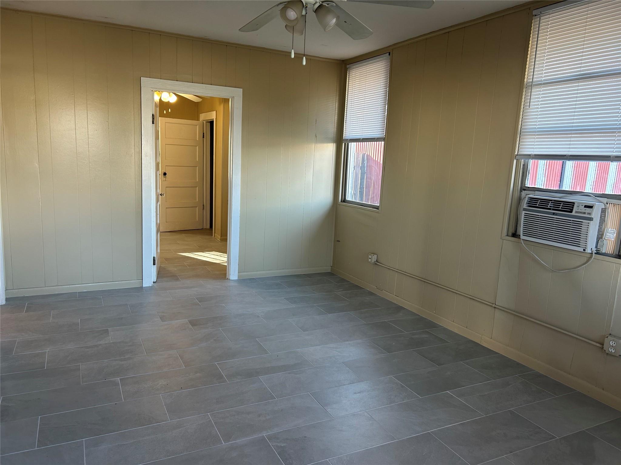 906 Haysel St Property Photo 2