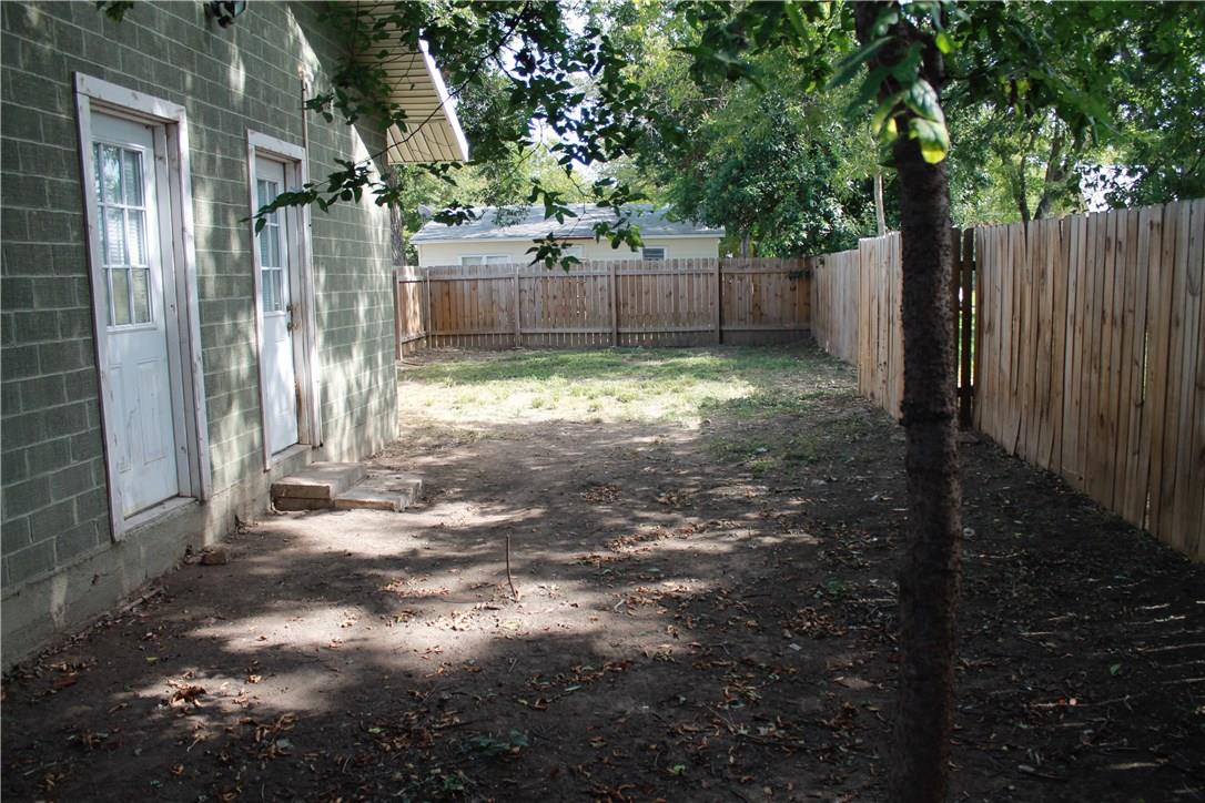 906 Haysel St Property Photo 5