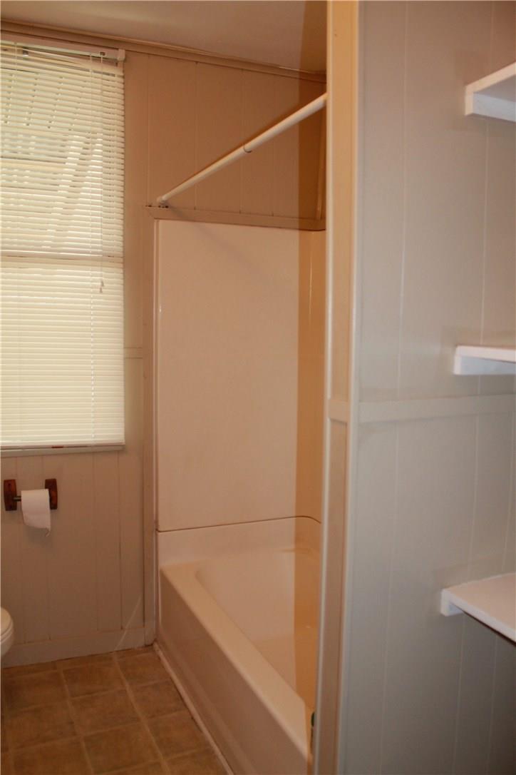 906 Haysel St Property Photo 7