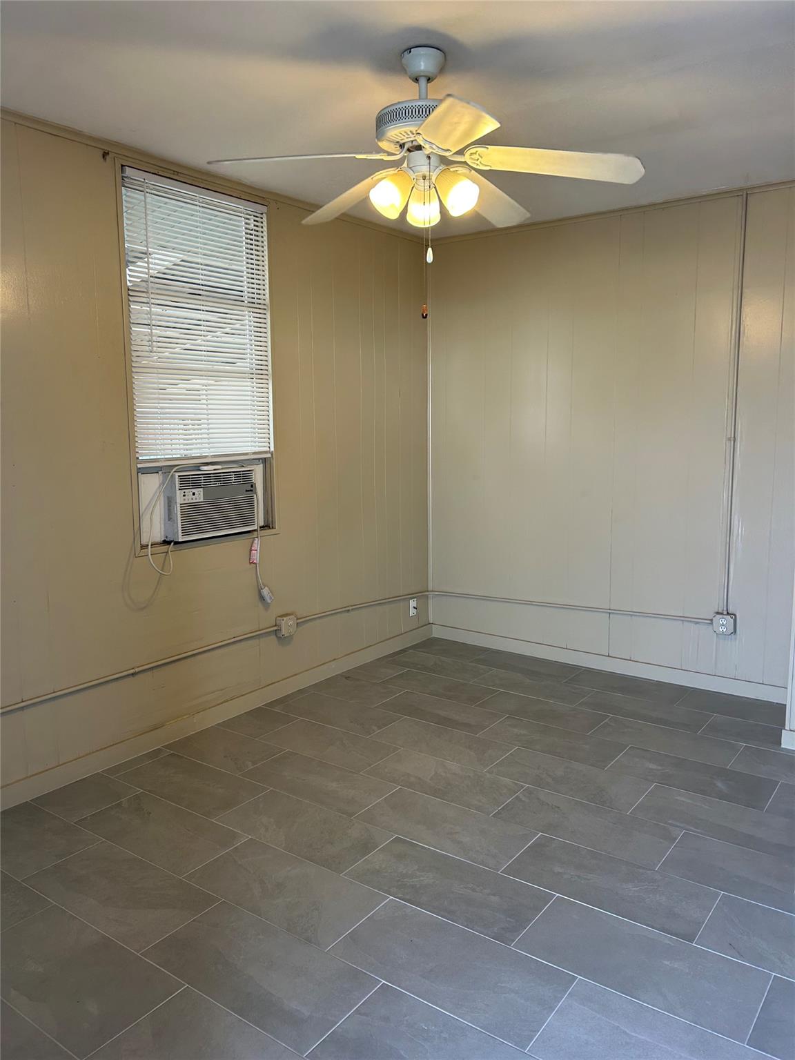 906 Haysel St Property Photo 10