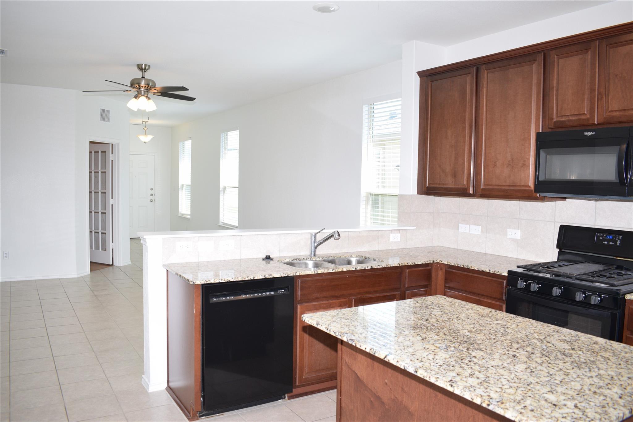 409 English Oak St Property Photo 1