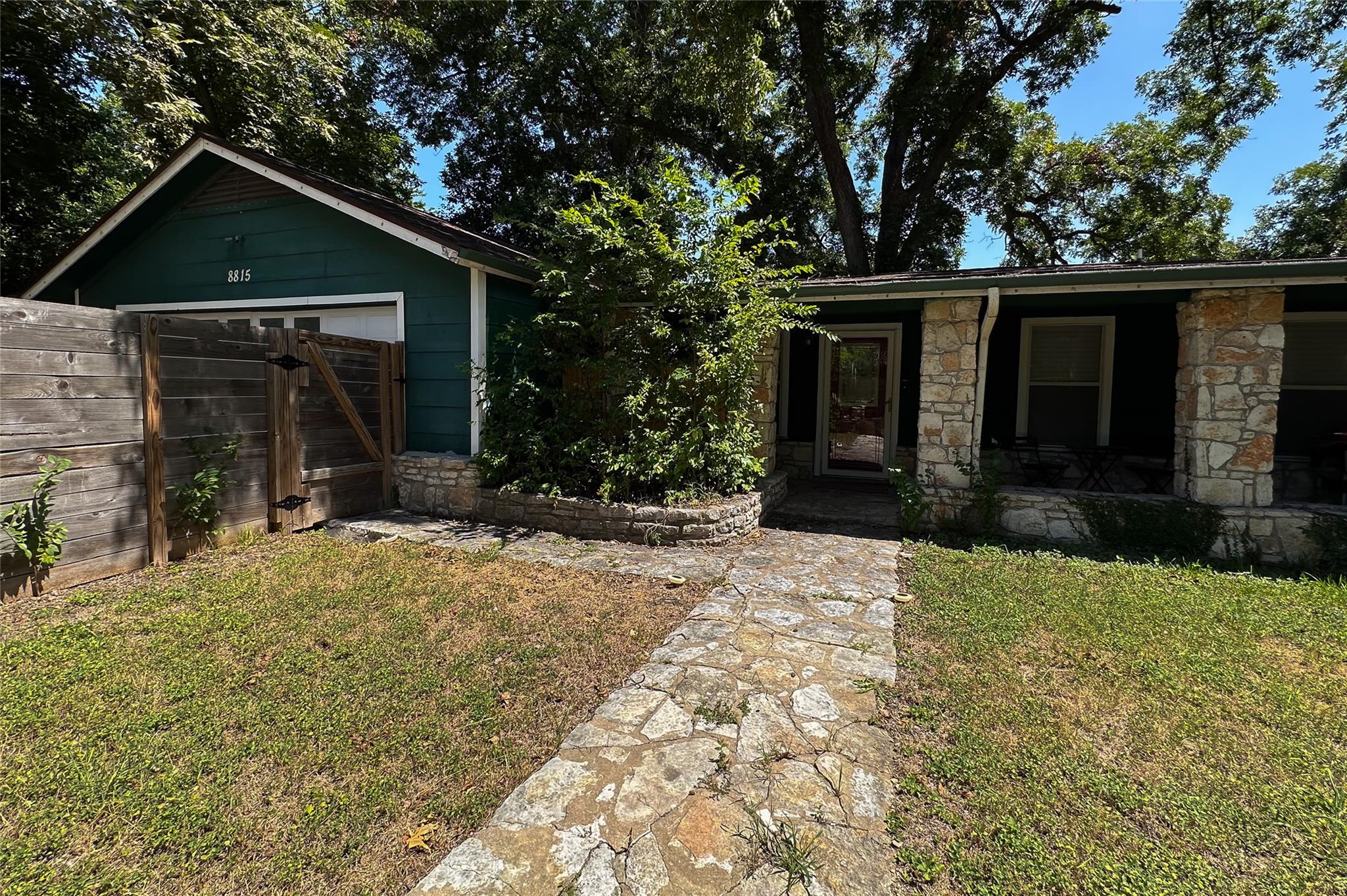 8815 Georgian Dr #b Property Photo 1
