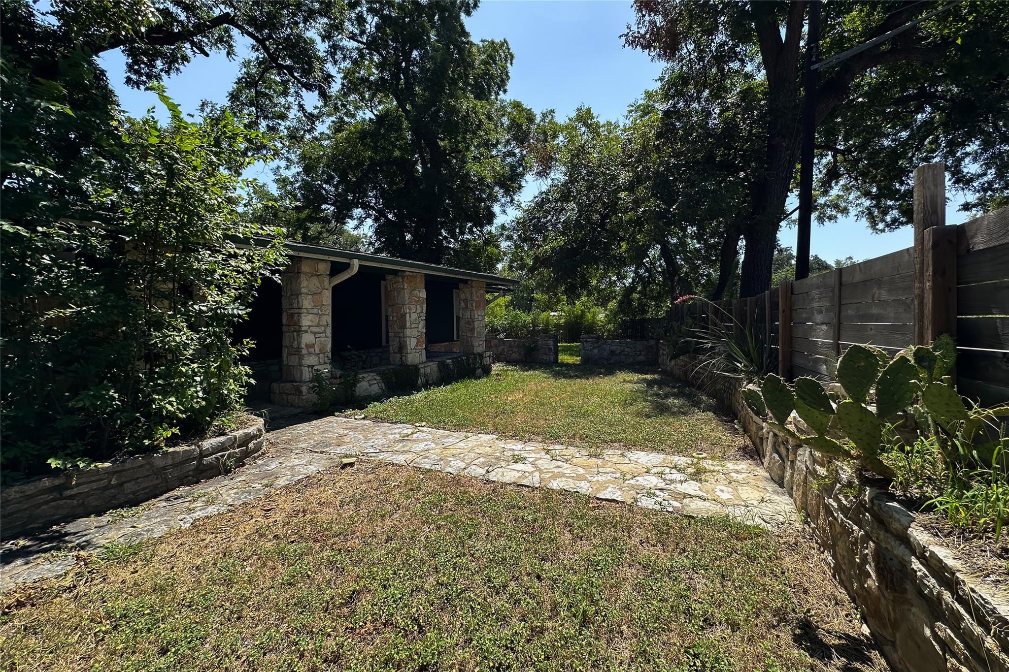 8815 Georgian Dr #b Property Photo 24