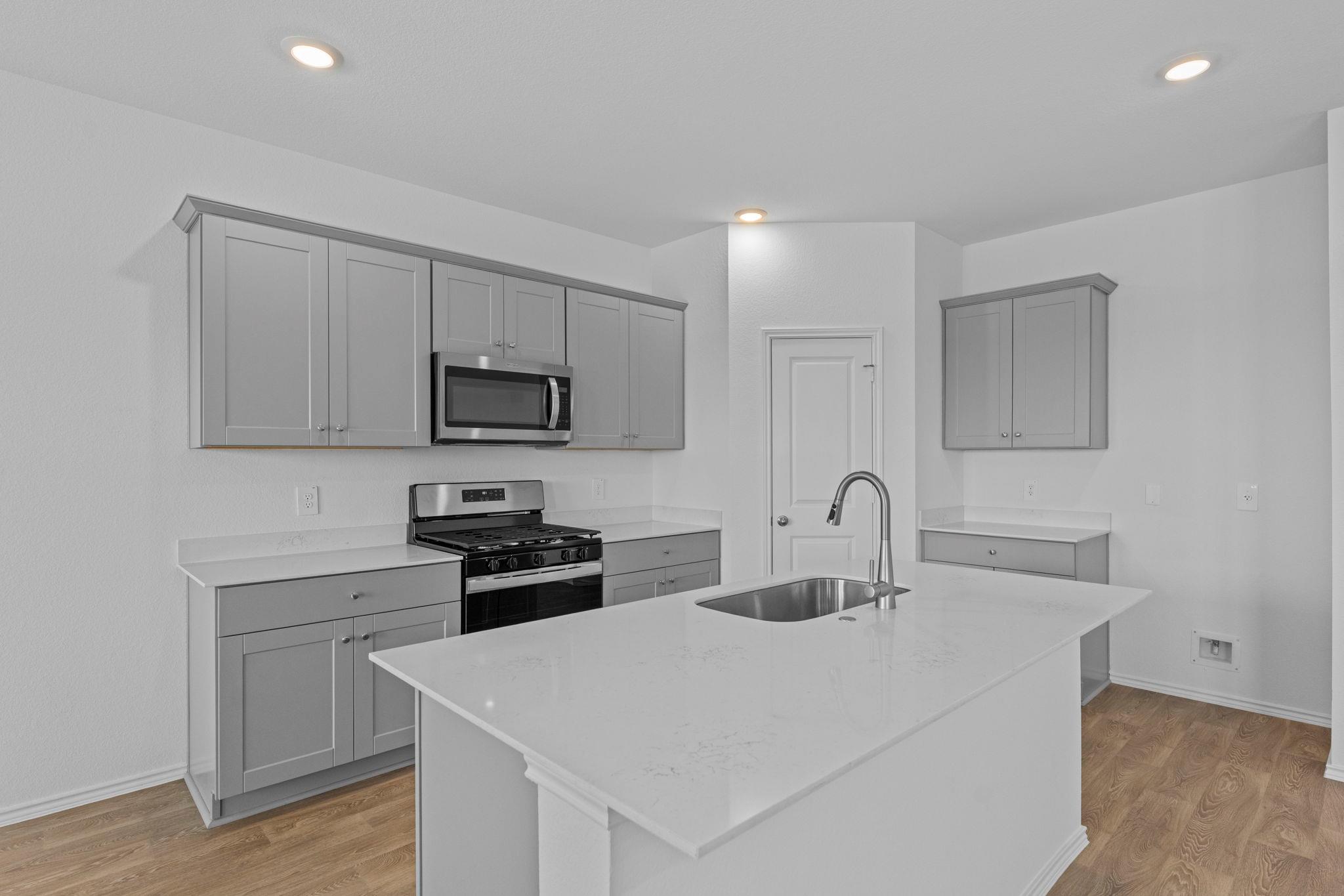 175 Arnold Loop Property Photo 8